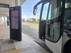 長崎空港に到着し、ハウステンボス・佐世保へ向かうバスへ乗車
バスは飛行機の到着に合わせたダイアです。

発券機で買おうとしたところ、ＩＣカード対応していると案内され
乗降時タッチで乗車できました。