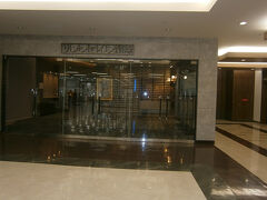 イケ・サンパーク方面からサンシャイン内部へ向かいました。
こちらはサンシャインシティ文化会館の４階にあるサンシャイン劇場。
昭和５３年（１９７８）開場、客席数８１６席の劇場です。

