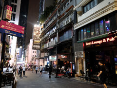 　元創方から歩いてすぐの蘭桂坊にやって来ました。