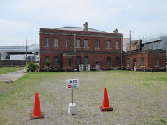 旧尼崎紡績本社事務所（旧ユニチカ記念館）
尼崎のシンボルで市内に現存する最古のレンガ造りの洋風建築物