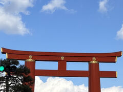 ジジ「平安神宮に到着～」