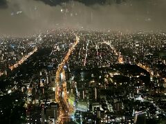 お部屋に入ってすぐ目に飛び込んできたのがこの夜景☆.。.:*・゜

遠くには大阪城が見えていました。