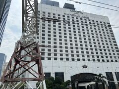 ジャカルタの中心部にホテルを取りました。
早朝の為、アーリーチェックインに現金支払い。約8000円。