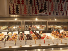 グランヴァニーユ
今まで食べた中で1番おいしいケーキです！！！
https://www.grainsdevanille.com/
京都烏丸御池