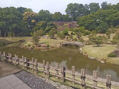 復元された玉泉院庭園