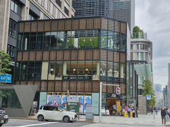 日本橋の交差点角に、滋賀県のアンテナショップ「ここ滋賀」があったので立ち寄りました。