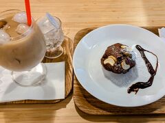 お店「cafe okano」でカフェ休憩。