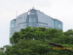 向こうに六本木ヒルズが見えた。