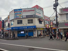 モノレールの下から。