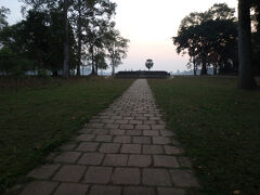 前回、時間の都合上立ち寄れなかったスラスランへ。