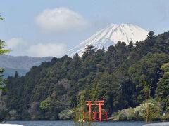 11:14　絶景ポイントはここでしょう・・・・
　　　　箱根神社は７５７年建立・・・・