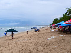 クタビーチです。

北側。