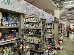 2024年2月27日。
帰国当日ですがフライトは深夜です。
空港に行く時間まで、買い物と水上人形劇鑑賞を楽しみました。
まずはホテル近くのハンザ市場でバッチャン焼きを買いました。