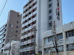 【4日目】
昨日から滞在しているのは栄町のMr Kinjoです。

午前中は両親を空港へ見送り、午後は仕事してました。