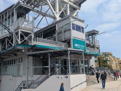 【函館山ロープウェイ乗り場】

ココはスルーし、【函館公園】に向かいます。(徒歩5分)