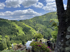 鞍馬寺は山の上のお寺です。山々を望むことができました。天気も良く気持ちいいです。