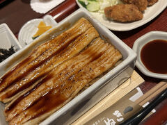 ランチは穴子飯とカキフライ