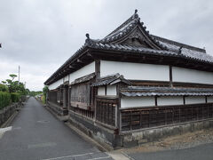 旧周布家長屋門
