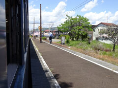 ２往復目のこの列車も、蒸気機関車を動かす免許取得のための習熟運転を兼ねていて、ほとんどの駅で運転停車。
乗ってる方もこれは楽しい。