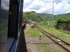 福用駅停車。
なんだか昔懐かしさを感じる景色。