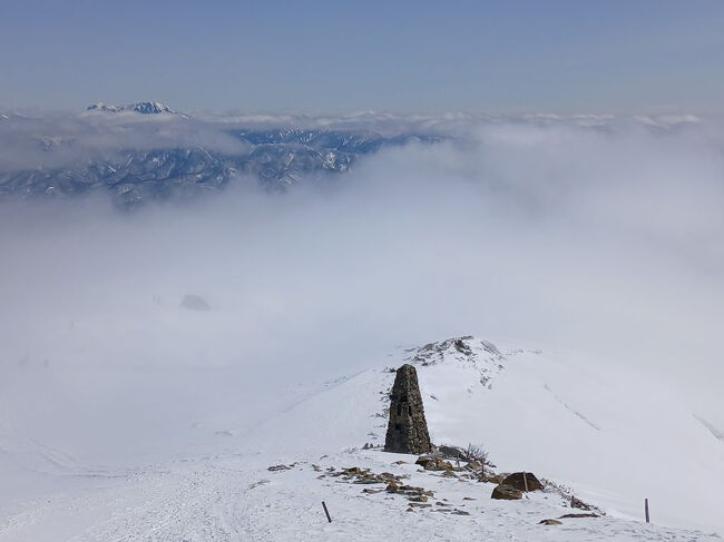 絶景の白馬で雪山登山とスノボ・日本の政治家達が意外な場所に