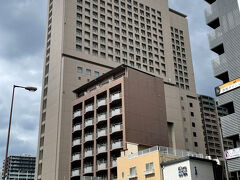 大阪の宿泊は、福島駅前にある「ホテル阪神大阪」。こちらで、３泊します。本来は３時チェックインですが、２時半くらいで部屋の準備ができていました。