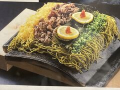 夕食は館内のレストラン「お多福」でひとり4000円まで好きなものいただけます
