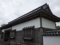 旧二宮家長屋門