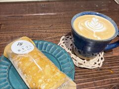 茶まびこというクレープ屋さんに立ち寄り