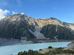 プカキ湖沿いに車窓
