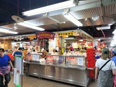 ３日はお買い物の予定、バスで迪化街へ向かいます。

まずは永楽市場にある林合發油飯店の油飯の朝食です。
今日のメインイベントです！