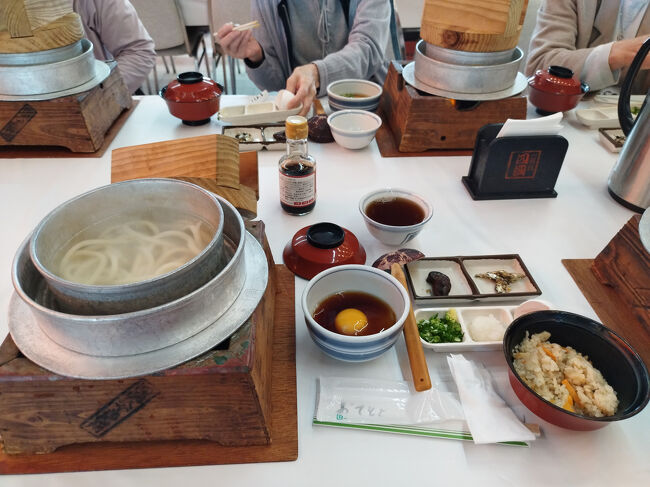 釜あげうどんと炊き込みご飯