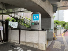 千代田線の乃木坂駅で降りました。