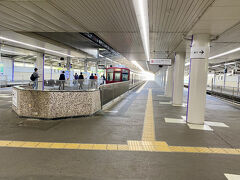 前日は橿原神宮前駅近くのホテルに滞在し、石造物・遺跡巡りをしました

橿原神宮前駅から近鉄の平端で乗り換えて、7時過ぎ天理駅到着