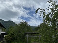 続いて住吉神社です
先ほどの上諏訪神社のあたりから雨が止んできて青空が見えてきました
ありがたいです