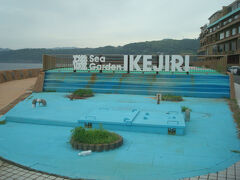 磯 Sea Garden IKEJIRIというプールのようです。ホームページによると、7月下旬～8月下旬のみオープンするようです。
