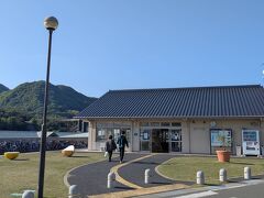 瀬戸田港到着しました～！
新しいですねー
ここから船に乗り尾道まで帰ります。

まだ時間があるので少し散策します。
