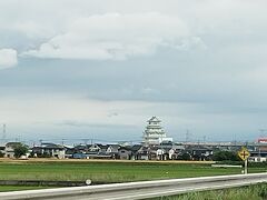 今回は車の旅。
8時丁度に出発し、下妻通過。
豊田氏の城を復元した地域交流センターが見えます。