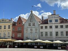 中心の広場はラエコヤ広場