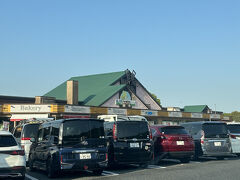 紀ノ川SAで休憩。
部活生がフードエリアを占拠(笑)
がんばれー。