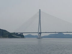 ちょうど、しまなみ海道を抜けていくようなコースなので、島々をつなぐ橋も次々に現れます。

この斜張橋、多々羅大橋かしらん？？　めっちゃビューティフル！！