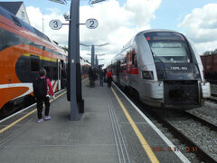 　ラトビアの南にあるバルト三国リトアニアから来た列車に乗り込みます。バルト三国の列車は渋滞に巻き込まれるバスと比べ時間通りに動いておりました。