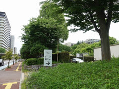 　つくば駅に到着。ランチ場所へのバスがかなり少ないので、駅近くの「管路輸送センター」に配置してあるシェアカーを借りました。
　カーシェア会員になっておくと、全国各地で車を「ちょい乗り」できるのが強いです。