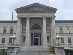 大阪府立中之島図書館
1904年（明治37年）竣工、1922年両翼を増築
野口孫市　設計　（辰野金吾の弟子）
レンガ・石造3階