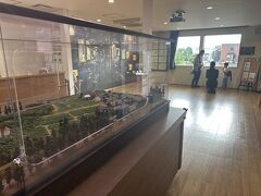 駅の構内にSLの展示施設がある。模型のレイアウトとか。
実は東武がSLをこの区間で大々的に運行していることは知らなかった。