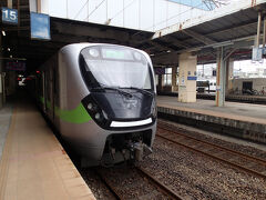 七堵駅で下車します。