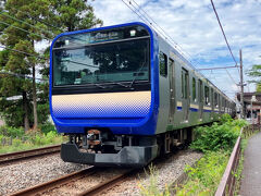 今回、行きは横須賀線で千葉の船橋から北鎌倉まで乗車した。
船橋はまだ朝ラッシュ時であり、乗車した電車が君津始発だったので混んでいたが、東京駅で嘘のように空いてしまった。
