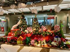 18時、またなんばウォーク地下街を通ってコンサート会場へ