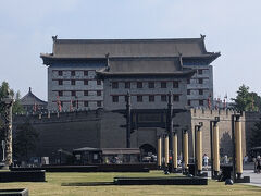 8:30　メトロで移動し、西安城壁に到着