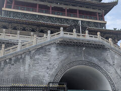 レンタサイクルが無かったので、早めに城壁の見学を終え、メトロで1駅移動し、初日にライトアップで見た鐘楼に入場した。30元